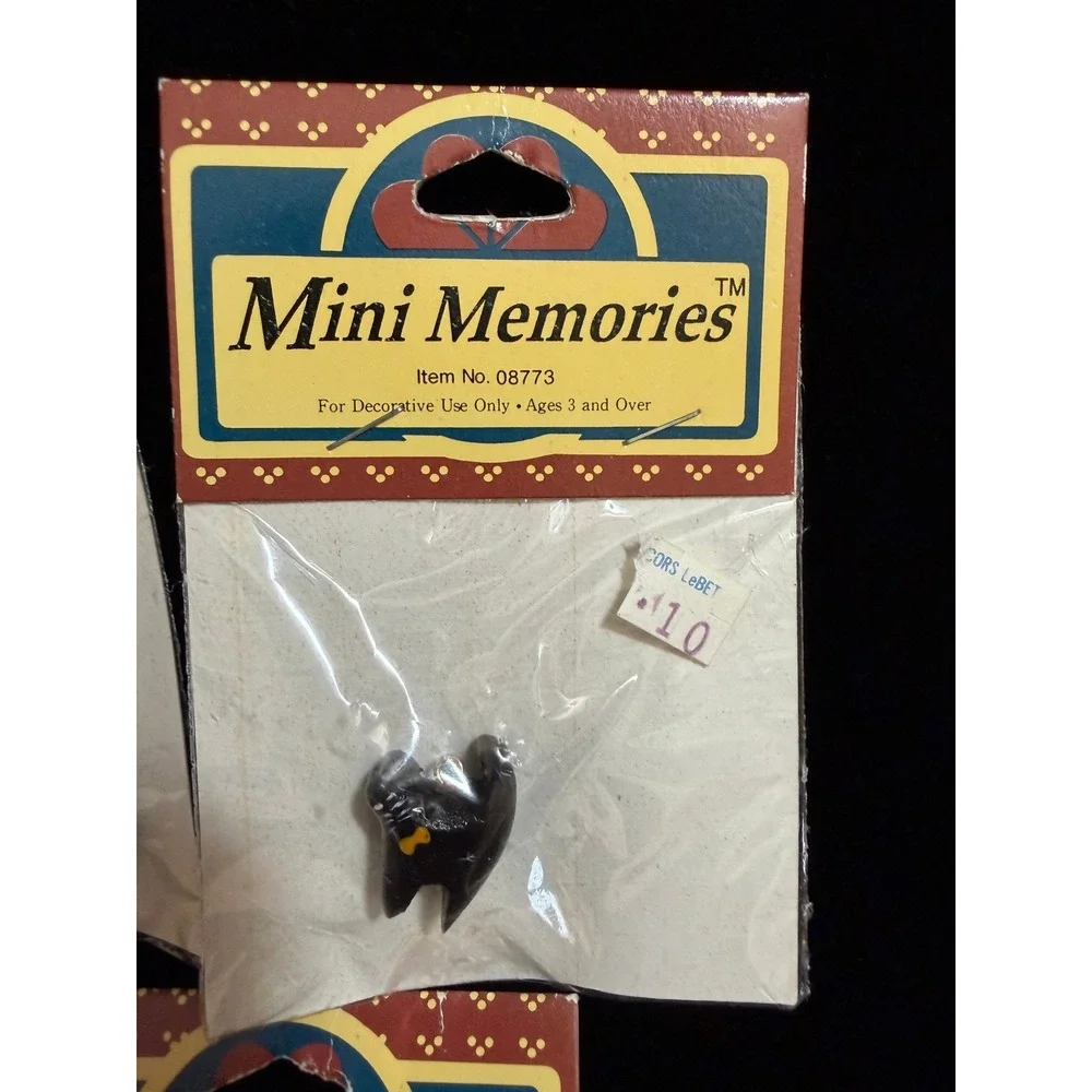 Vintage Mini Memories Black Cat Halloween Charms Lot of 9 Miniature Craft 08773